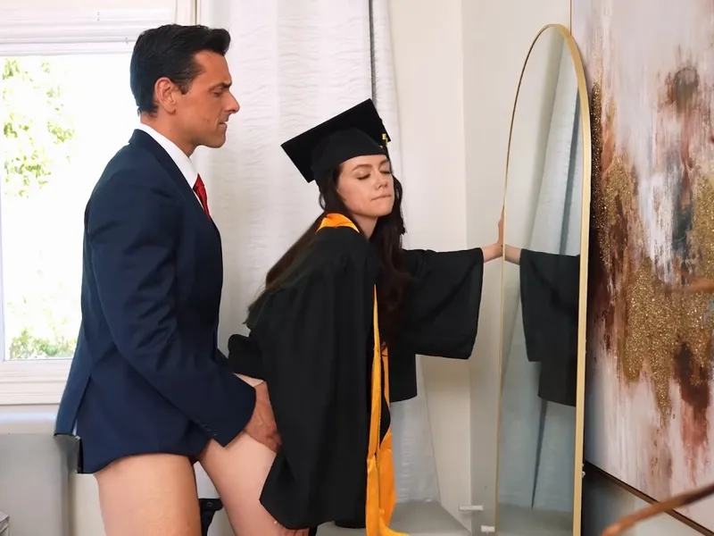 Cha dượng doggy nữ nhi sữa đặc rớt đầy sàn